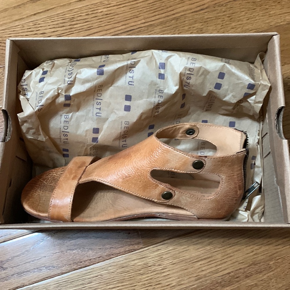 BED STU SOTO Sandals